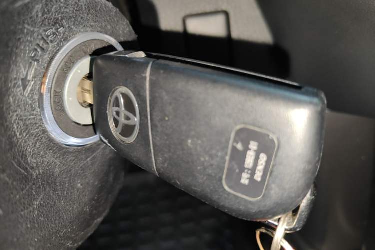 Used Toyota RAV4 2019 2.0L CVT Two-Wheel Drive Pioneer Edition China VI Standard Interior 1