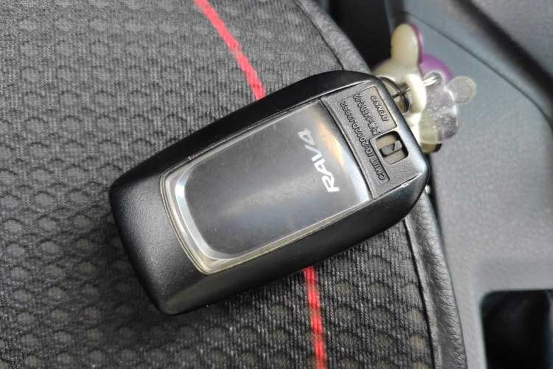 Used Toyota RAV4 2019 2.0L CVT Two-Wheel Drive Fashion X Limited Edition China VI Standard Interior 1