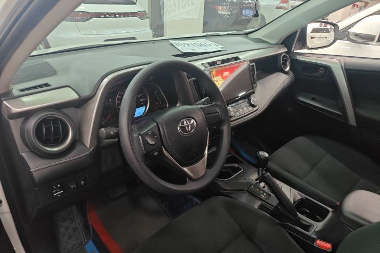 Used Toyota RAV4 2019 2.0L CVT Two-Wheel Drive Pioneer Edition China VI Standard Interior 2