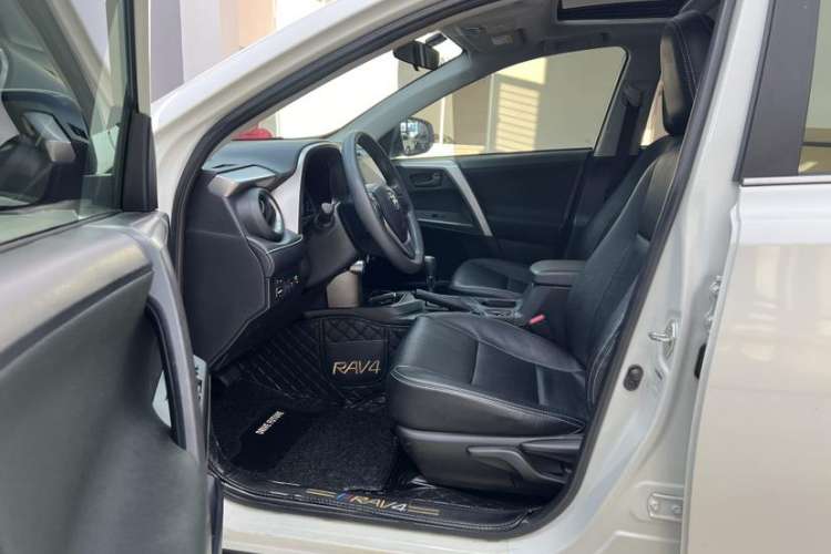 Used Toyota RAV4 2019 2.0L CVT Two-Wheel Drive Pioneer Edition China V Standard Interior 2