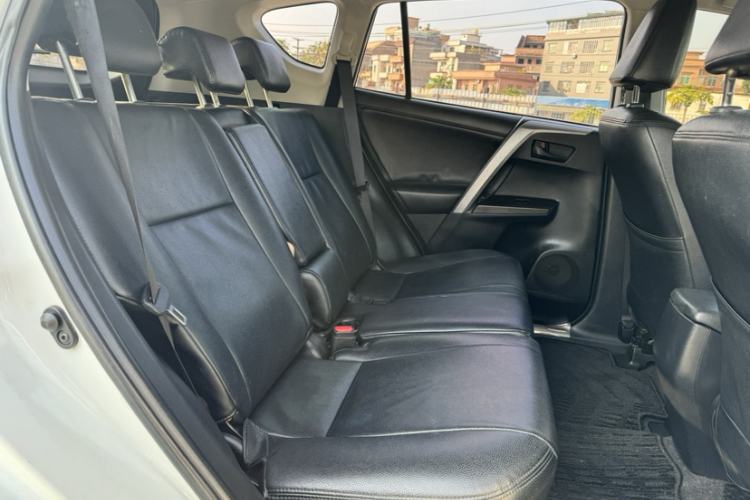 Used Toyota RAV4 2019 2.0L CVT Two-Wheel Drive Pioneer Edition China V Standard Interior 3