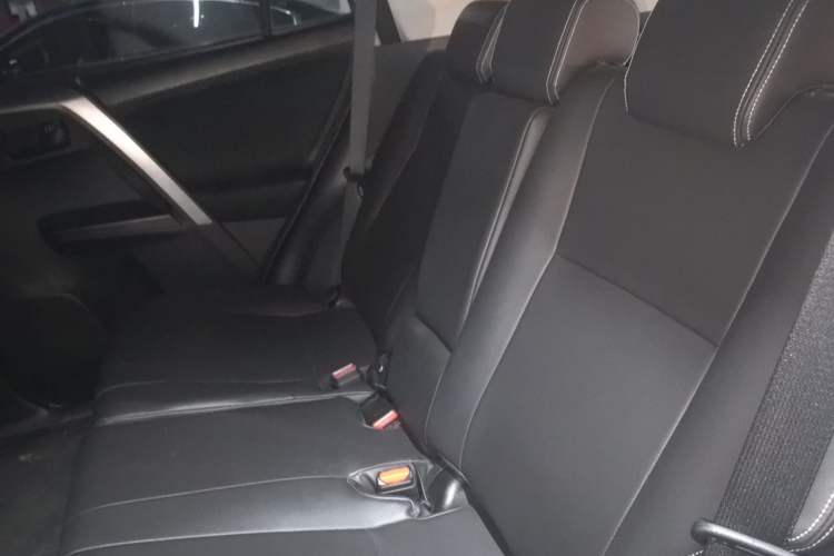Used Toyota RAV4 2019 2.0L CVT Two-Wheel Drive Pioneer Edition China V Standard Interior 4