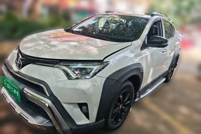 Used Toyota RAV4 2019 2.0L CVT Two-Wheel Drive Fashion X Limited Edition China VI Standard