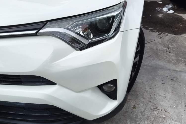 Used Toyota RAV4 2019 2.0L CVT Two-Wheel Drive Pioneer Edition China VI Standard Left Front Headlight