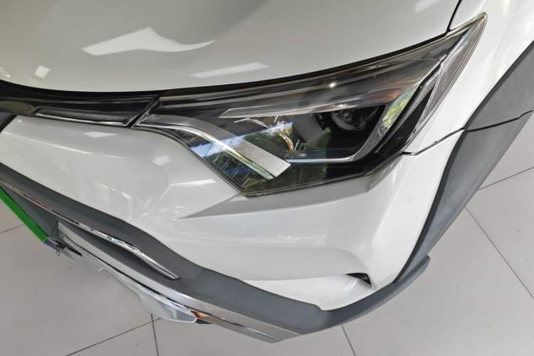 Used Toyota RAV4 2019 2.0L CVT Two-Wheel Drive Fashion X Limited Edition China VI Standard Left Front Headlight