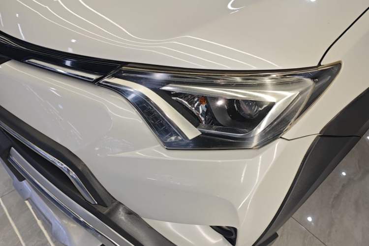 Used Toyota RAV4 2019 2.0L CVT Two-Wheel Drive Fashion X Limited Edition China VI Standard Left Front Headlight