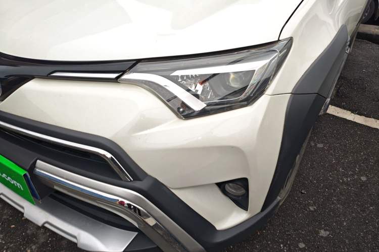 Used Toyota RAV4 2019 2.0L CVT Two-Wheel Drive Fashion X Limited Edition China VI Standard Left Front Headlight