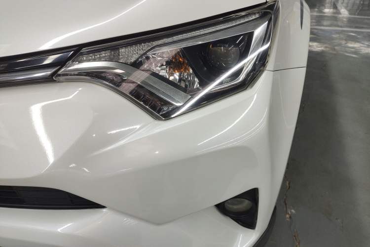 Used Toyota RAV4 2019 2.0L CVT Two-Wheel Drive Pioneer Edition China V Standard Left Front Headlight