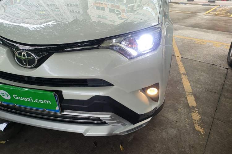 Used Toyota RAV4 2019 2.0L CVT Two-Wheel Drive Pioneer Edition China V Standard Left Front Headlight