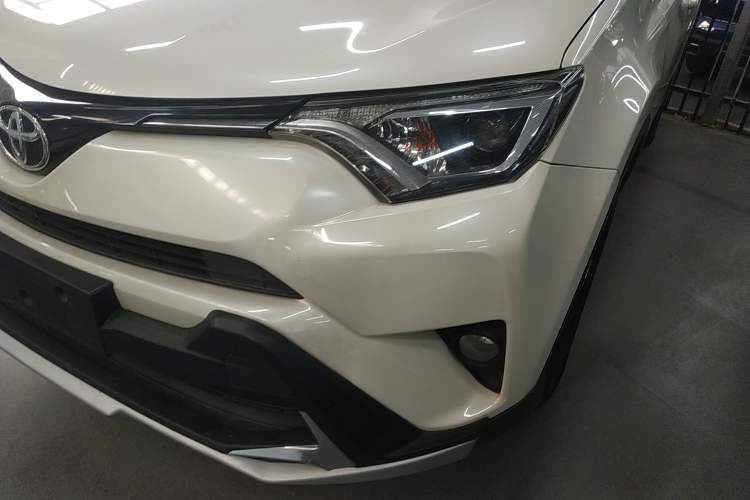 Used Toyota RAV4 2019 2.0L CVT Two-Wheel Drive Pioneer Edition China VI Standard Left Front Headlight