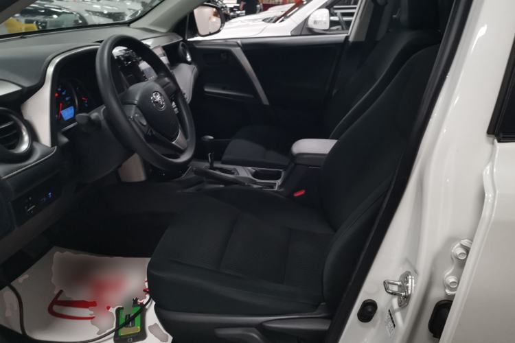 Used Toyota RAV4 2019 2.0L CVT Two-Wheel Drive Pioneer Edition China V Standard Left Front Seat