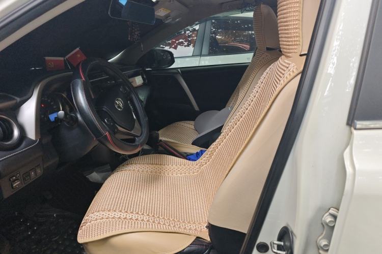 Used Toyota RAV4 2019 2.0L CVT Two-Wheel Drive Luxury Version China VI Standard Left Front Seat