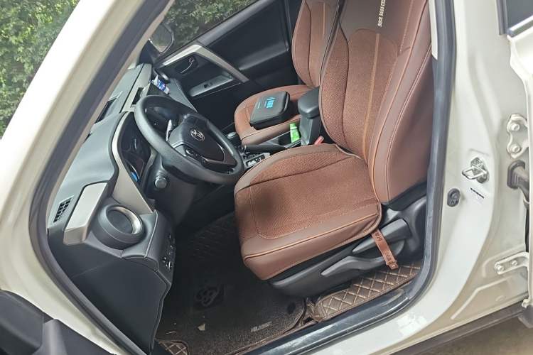 Used Toyota RAV4 2019 2.0L CVT Two-Wheel Drive Pioneer Edition China V Standard Left Front Seat