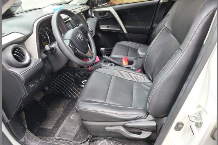 Used Toyota RAV4 2019 2.0L CVT Two-Wheel Drive Pioneer Edition China V Standard Left Front Seat