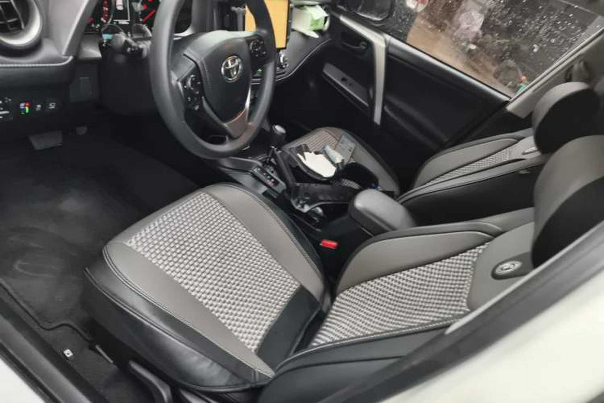 Used Toyota RAV4 2019 2.0L CVT Two-Wheel Drive Fashion X Limited Edition China V Standard Left Front Seat