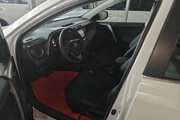 Used Toyota RAV4 2019 2.0L CVT Two-Wheel Drive Fashion X Limited Edition China V Standard Left Front Seat