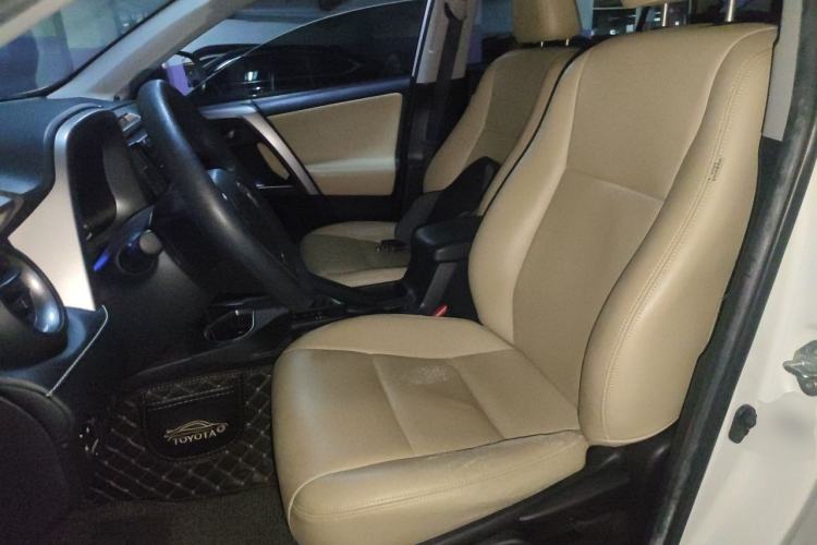 Used Toyota RAV4 2019 2.0L CVT Two-Wheel Drive Luxury Version China VI Standard Left Front Seat