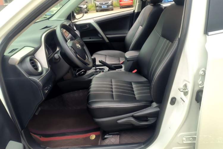 Used Toyota RAV4 2019 2.0L CVT Two-Wheel Drive Pioneer Edition China V Standard Left Front Seat