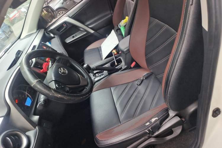 Used Toyota RAV4 2019 2.0L CVT Two-Wheel Drive Pioneer Edition China VI Standard Left Front Seat