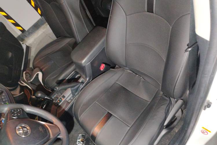 Used Toyota RAV4 2019 2.0L CVT Two-Wheel Drive Fashion X Limited Edition China V Standard Left Front Seat