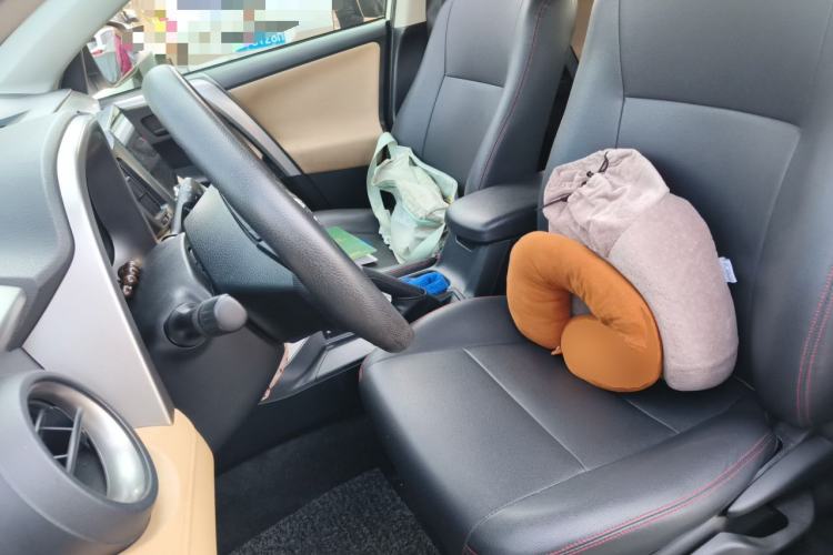 Used Toyota RAV4 2019 2.0L CVT Two-Wheel Drive Urban Edition China VI Standard Left Front Seat