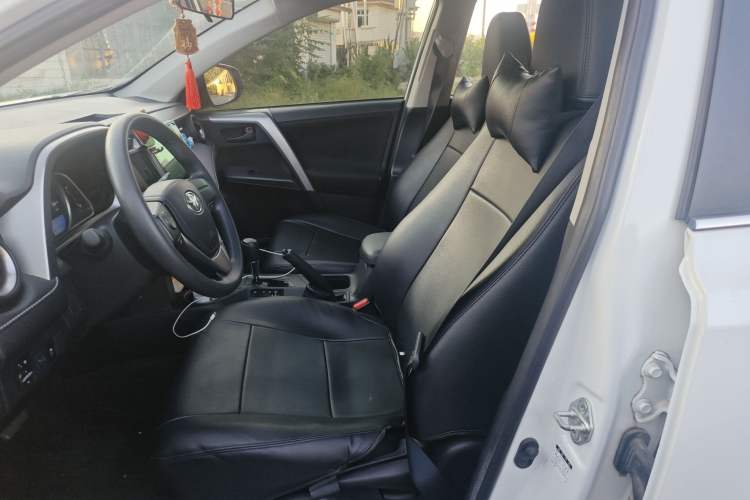 Used Toyota RAV4 2019 2.0L CVT Two-Wheel Drive Pioneer Edition China V Standard Left Front Seat
