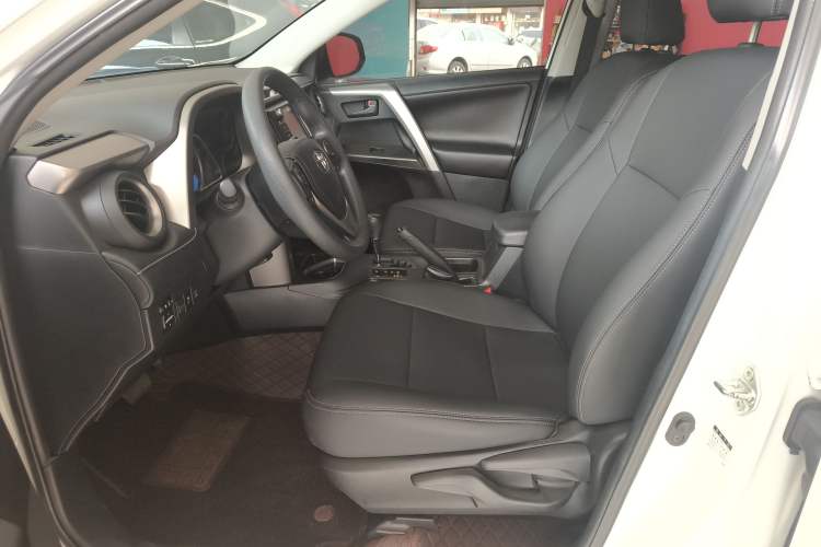 Used Toyota RAV4 2019 2.0L CVT Two-Wheel Drive Luxury Version China VI Standard Left Front Seat