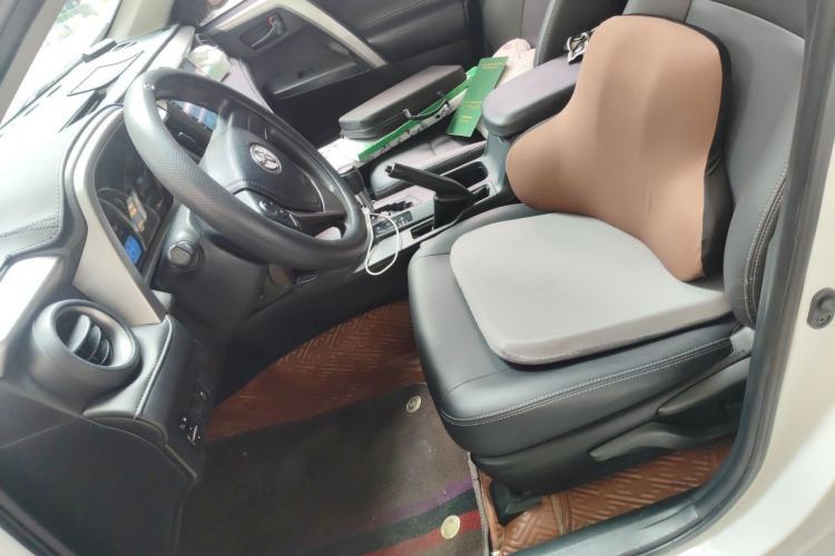 Used Toyota RAV4 2019 2.0L CVT Two-Wheel Drive Pioneer Edition China VI Standard Left Front Seat