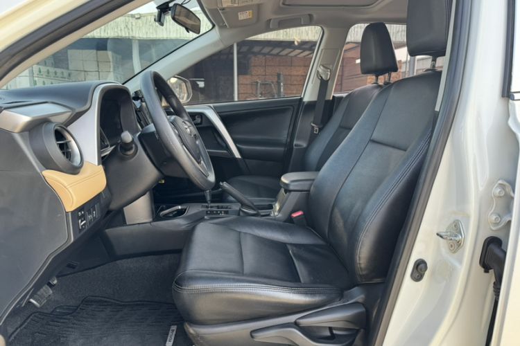 Used Toyota RAV4 2019 2.0L CVT Two-Wheel Drive Pioneer Edition China V Standard Left Front Seat