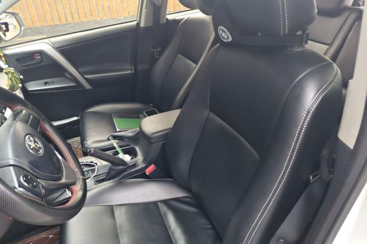 Used Toyota RAV4 2019 2.0L CVT Two-Wheel Drive Pioneer Edition China V Standard Left Front Seat