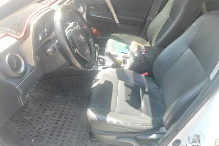 Used Toyota RAV4 2019 2.0L CVT Two-Wheel Drive Pioneer Edition China V Standard Left Front Seat