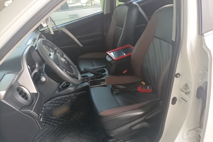Used Toyota RAV4 2019 2.0L CVT Two-Wheel Drive Fashion X Limited Edition China VI Standard Left Front Seat