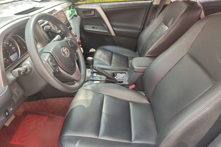 Used Toyota RAV4 2019 2.0L CVT Two-Wheel Drive Pioneer Edition China V Standard Left Front Seat