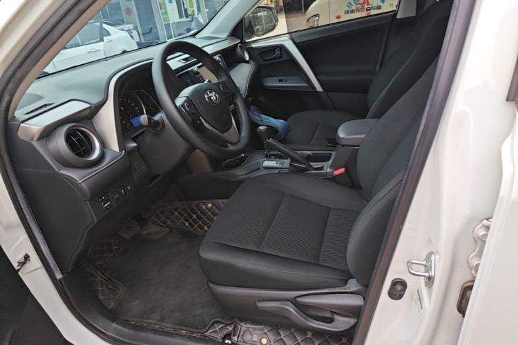 Used Toyota RAV4 2019 2.0L CVT Two-Wheel Drive Pioneer Edition China V Standard Left Front Seat