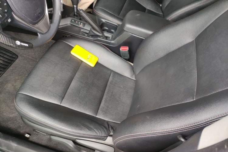 Used Toyota RAV4 2019 2.0L CVT Two-Wheel Drive Fashion X Limited Edition China VI Standard Left Front Seat