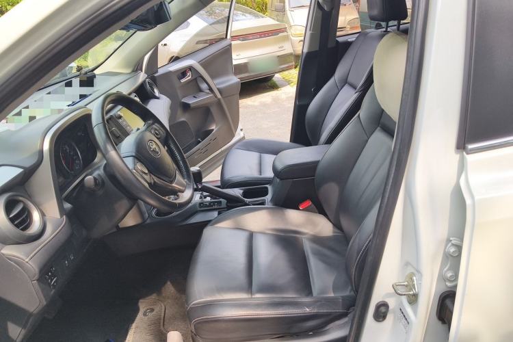 Used Toyota RAV4 2019 2.0L CVT Two-Wheel Drive ZhiShang Version China VI Standard Left Front Seat
