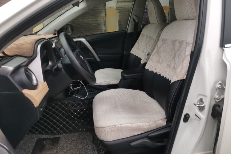 Used Toyota RAV4 2019 2.0L CVT Two-Wheel Drive Urban Edition China VI Standard Left Front Seat