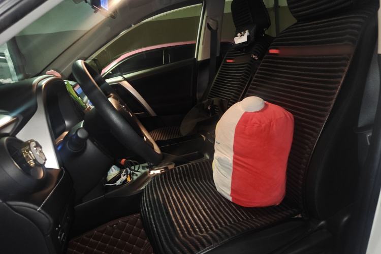 Used Toyota RAV4 2019 2.0L CVT Two-Wheel Drive Pioneer Edition China V Standard Left Front Seat