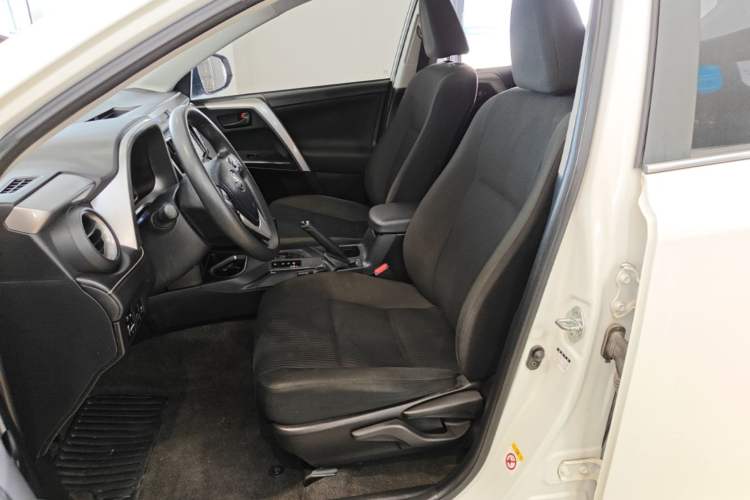 Used Toyota RAV4 2019 2.0L CVT Two-Wheel Drive Pioneer Edition China V Standard Left Front Seat
