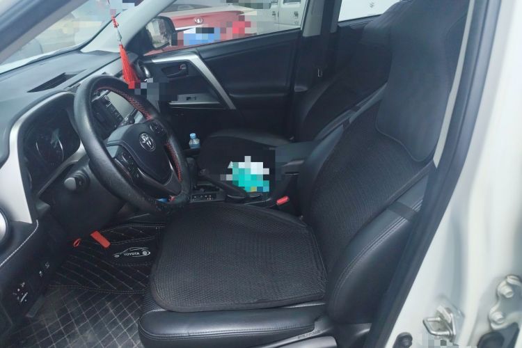 Used Toyota RAV4 2019 2.0L CVT Two-Wheel Drive Fashion X Limited Edition China V Standard Left Front Seat