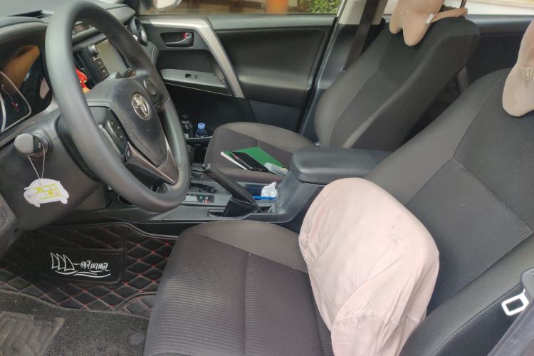 Used Toyota RAV4 2019 2.0L CVT Two-Wheel Drive Luxury Version China VI Standard Left Front Seat