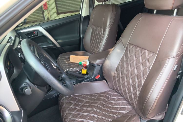 Used Toyota RAV4 2019 2.0L CVT Two-Wheel Drive Fashion X Limited Edition China VI Standard Left Front Seat