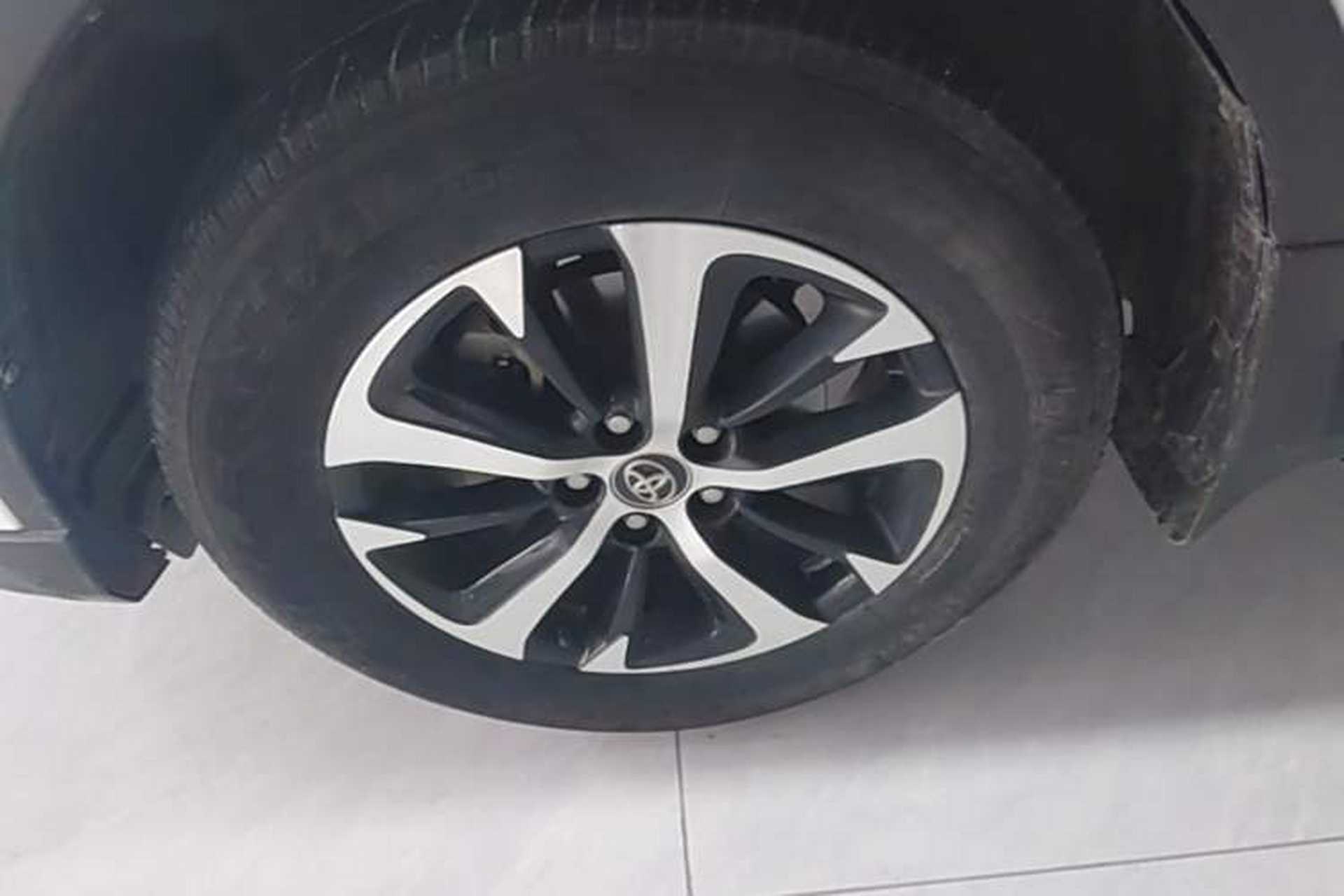 Used Toyota RAV4 2019 2.0L CVT Two-Wheel Drive Luxury Version China VI Standard Left Front Wheel Hub