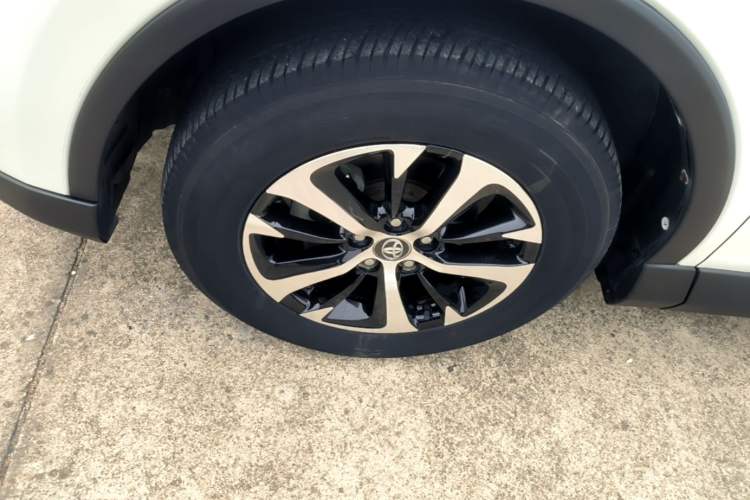Used Toyota RAV4 2019 2.0L CVT Two-Wheel Drive Pioneer Edition China V Standard Left Front Wheel Hub