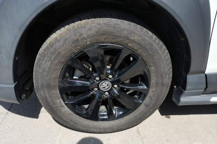Used Toyota RAV4 2019 2.0L CVT Two-Wheel Drive Fashion X Limited Edition China V Standard Left Front Wheel Hub