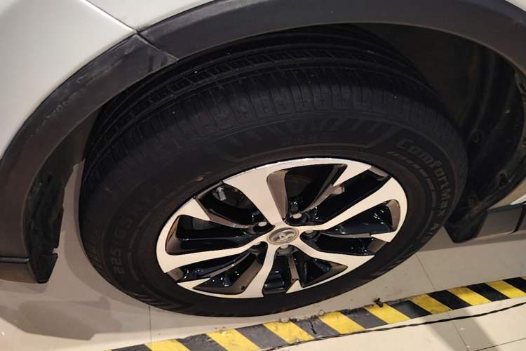 Used Toyota RAV4 2019 2.0L CVT Two-Wheel Drive Pioneer Edition China VI Standard Left Front Wheel Hub