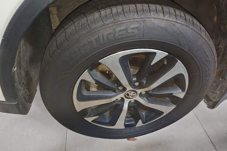 Used Toyota RAV4 2019 2.0L CVT Two-Wheel Drive Pioneer Edition China V Standard Left Front Wheel Hub