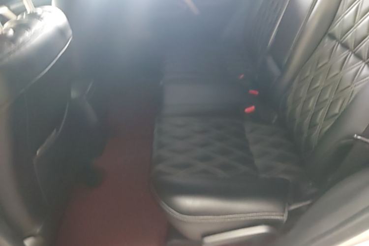 Used Toyota RAV4 2019 2.0L CVT Two-Wheel Drive Luxury Version China VI Standard Left Rear Seat