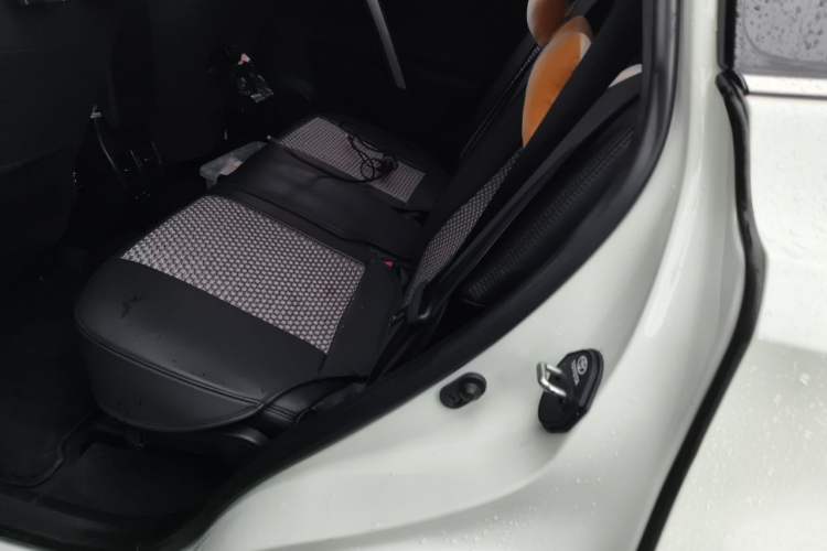 Used Toyota RAV4 2019 2.0L CVT Two-Wheel Drive Fashion X Limited Edition China V Standard Left Rear Seat