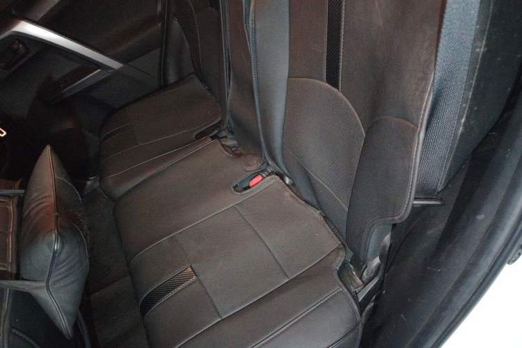 Used Toyota RAV4 2019 2.0L CVT Two-Wheel Drive Fashion X Limited Edition China V Standard Left Rear Seat